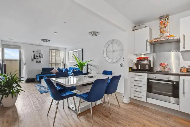 High Road, Wembley, Greater London, HA9 6BF, photo 1