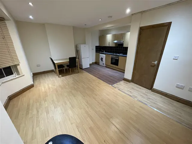 Sanquhar Street, Cardiff, CF24, photo 3