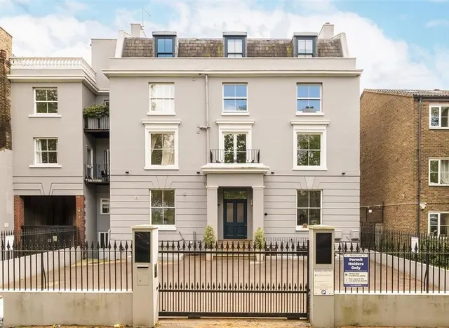 Clapham Common South Side, Clapham, SW4, photo 1
