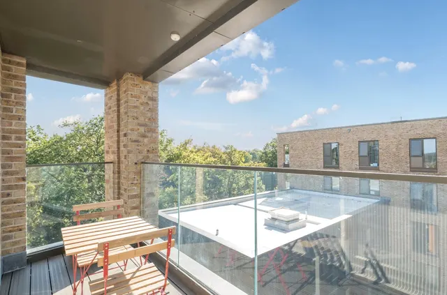 Hewitts Way, Walton On Thames, KT12, photo 1