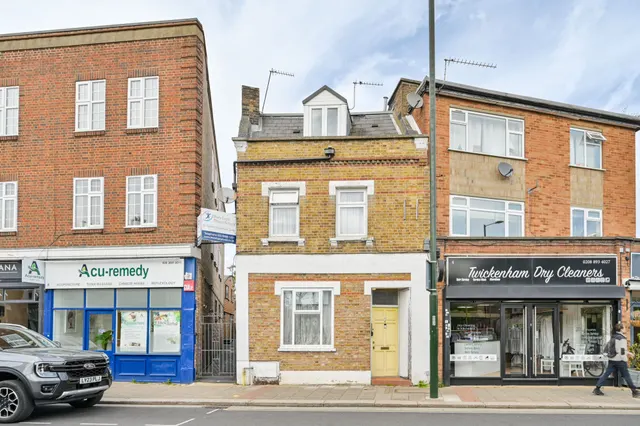 Top Floor Flat, 6 Staines Road, photo 1