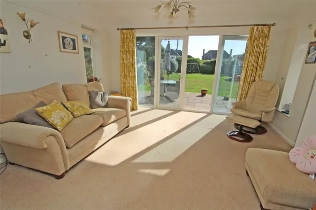 Barton on Sea, New Milton, photo 3