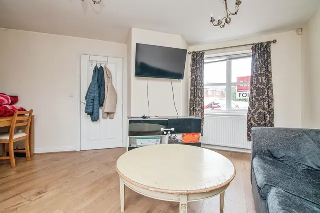 York Crescent, West Bromwich, B70, photo 3