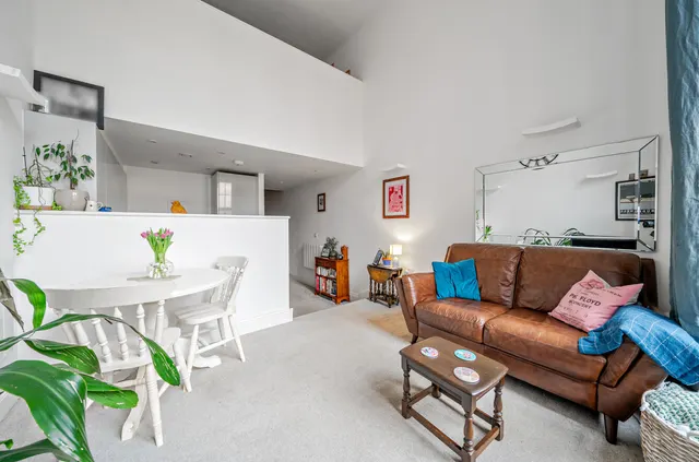 Victoria Gardens, Hyde Park, LS6, photo 2