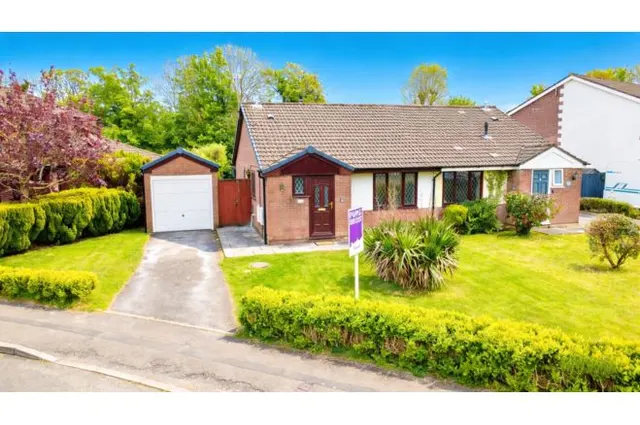 Ynysddu, Pontyclun, photo 1