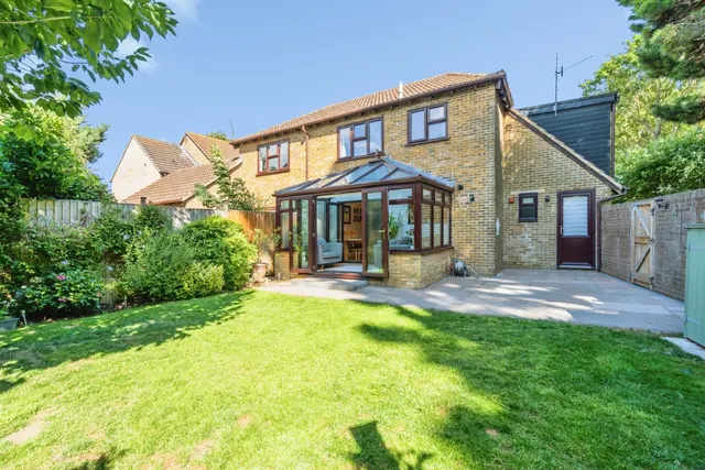 The Pines, Yapton, photo 1
