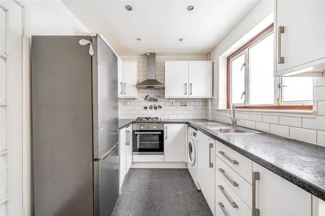 Collingwood Road, Uxbridge, UB8, photo 3