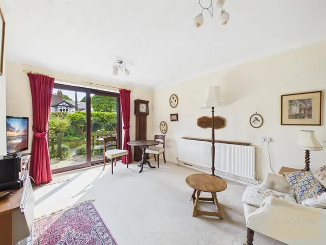 Church Road, Churchdown, GL3, photo 2