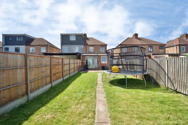 Dover Road, London, N9, photo 2