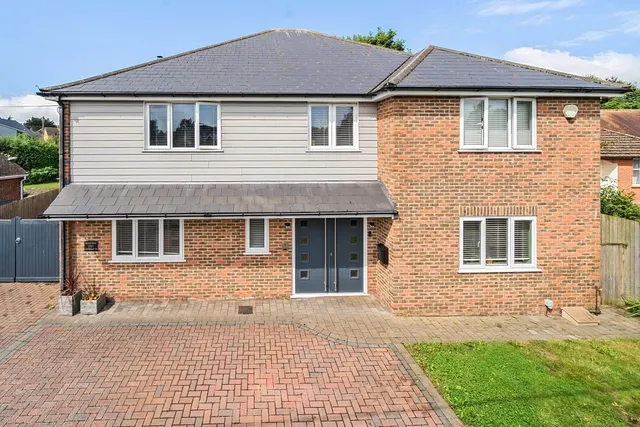 Canterbury Road, Hawkinge, CT18, photo 1