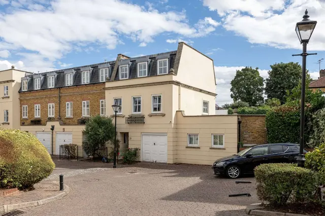 Photo 2 — Sycamore Mews, London, SW4 0SY