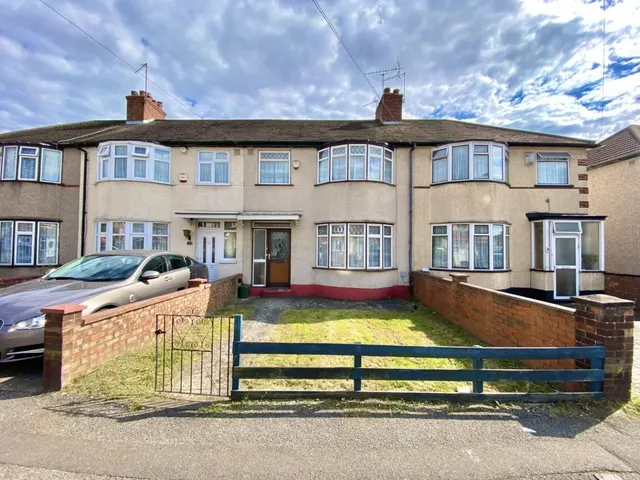 Bourne Avenue, Hayes, photo 1