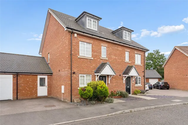 Tamworth Drive, Wickford, SS11, photo 1