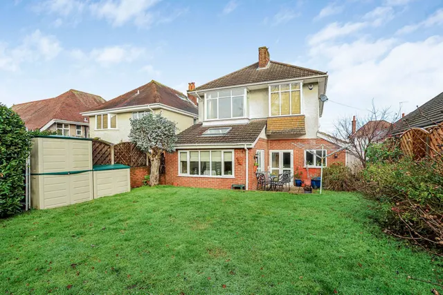 Arcadia Avenue, Bournemouth, photo 1
