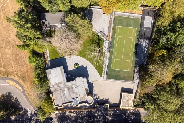Photo 3 — Clamp Hill Stanmore HA7
