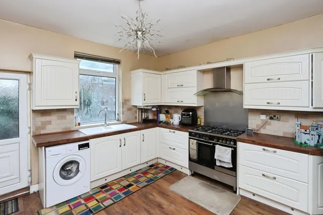 Cliffefield Road, Sheffield, S8, photo 3
