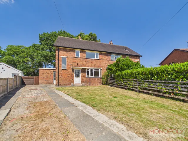 Bedwell Crescent, Cross Lanes, LL13, photo 1