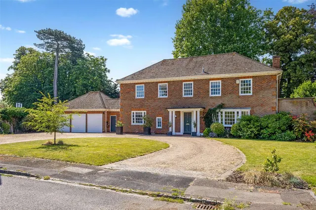Woodfield Drive, Maidenhead, Berkshire, SL6 4NX, photo 1