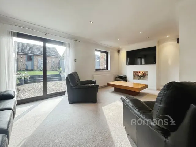 Tithe Barn Drive, Maidenhead, SL6, photo 3
