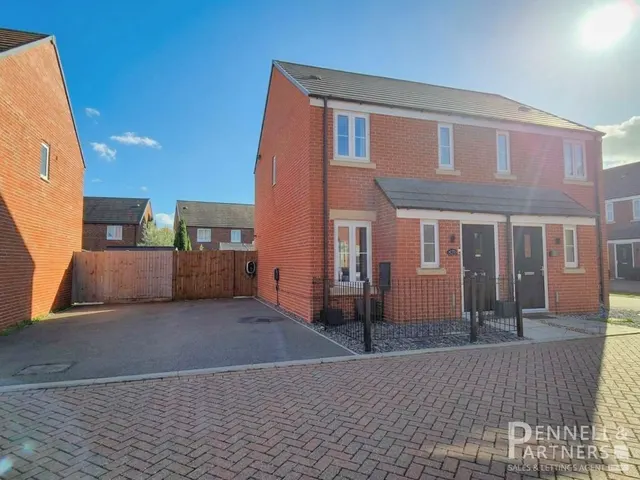 Hampton Gardens, Peterborough, photo 1