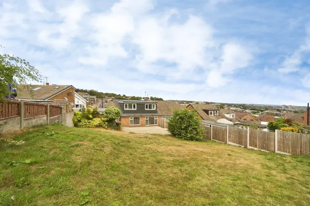 Littlemoor View, Pudsey, LS28, photo 3