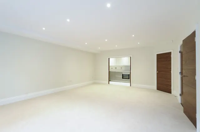 Photo 3 — Humphris Place, Cheltenham, GL53