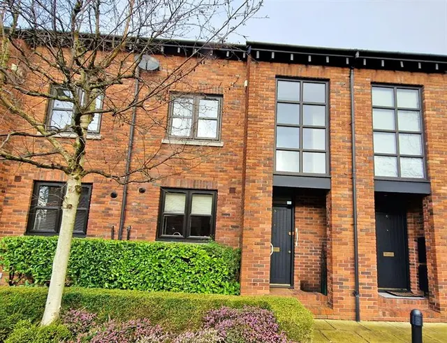Waterford Place, Cheadle, photo 2