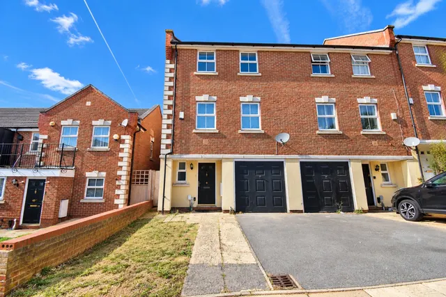 Barlow Drive, SE18, photo 1