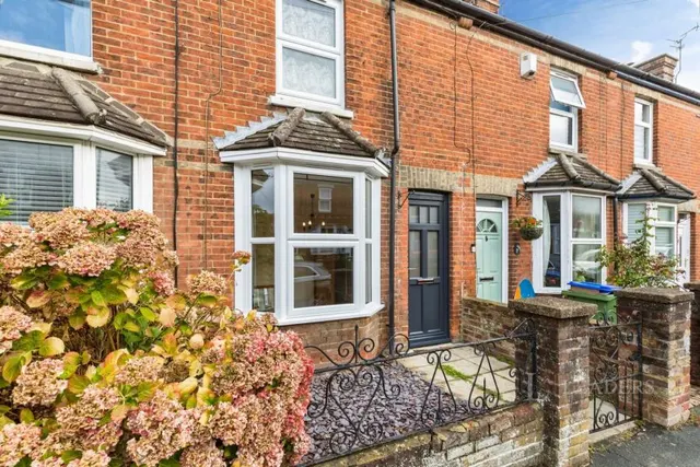 Gladstone Road, Horsham, RH12, photo 1