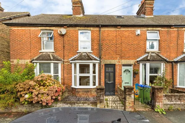 Gladstone Road, Horsham, RH12, photo 2