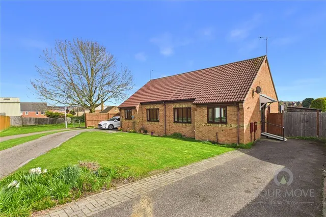 De-Ferneus Drive, Raunds, Northamptonshire, NN9, photo 1
