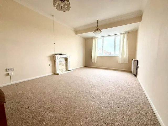 Photo 2 — Albion Street, Dunstable LU6 1SB