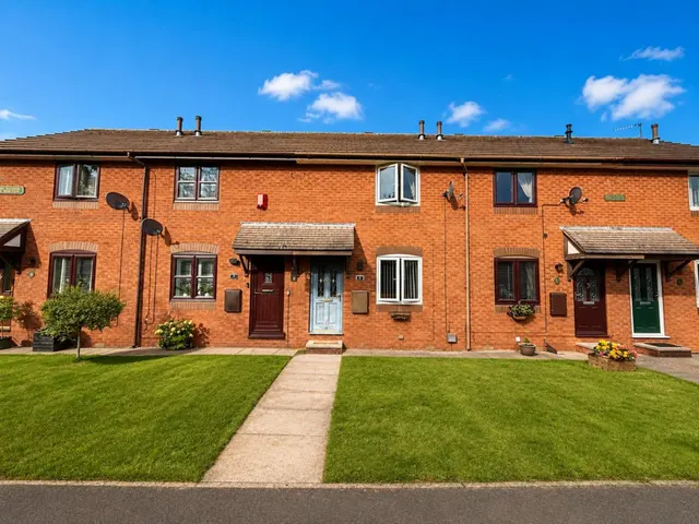 Liverpool Road West, Church Lawton, ST7, photo 1