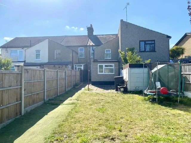 Mill Road, Aveley, South Ockendon, Essex, RM15, photo 1