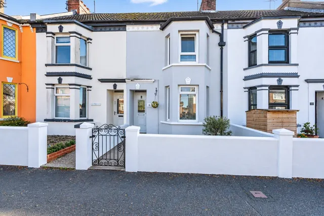 Hawthorn Road, Bognor Regis, PO21, photo 1