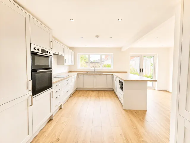 Barcombe Road, Heswall, CH60, photo 2