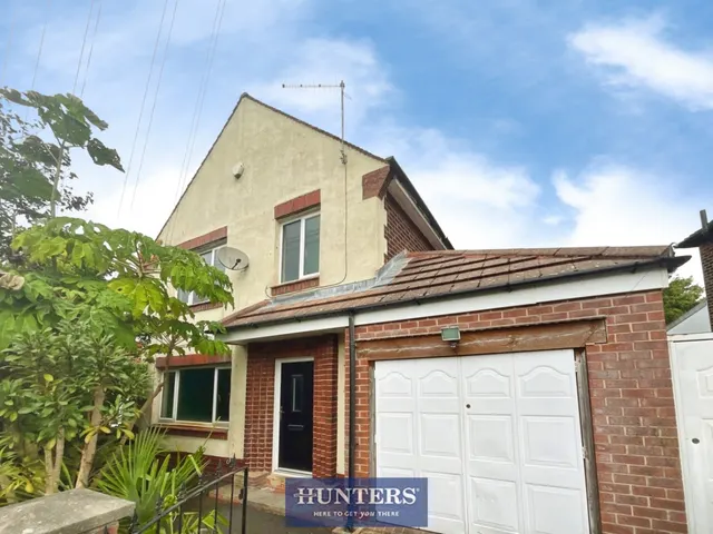 Grange Road South, Hyde, SK14, photo 1