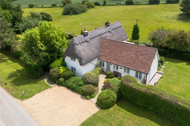 House Under Offer with 4 bedrooms in Farnham Green, Farnham, CM23, photo 1