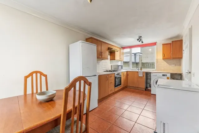Photo 3 — Hampshire Close, Binley, CV3