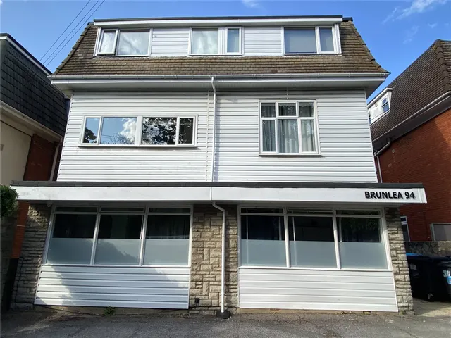 Southbourne Road, Southbourne, BH6, photo 1