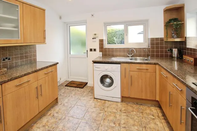 Shortwood Road, Pucklechurch, BS16, photo 2