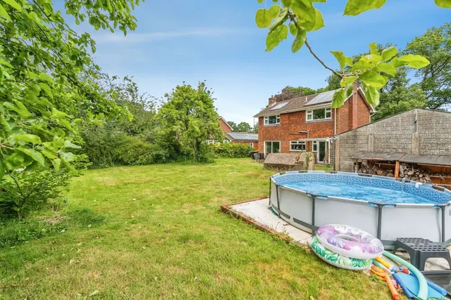 Rownhams Lane, North Baddesley, SO52, photo 1