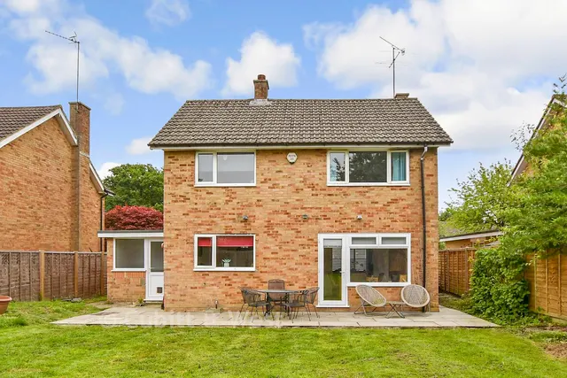 Trelawne Drive, Cranleigh, GU6, photo 2
