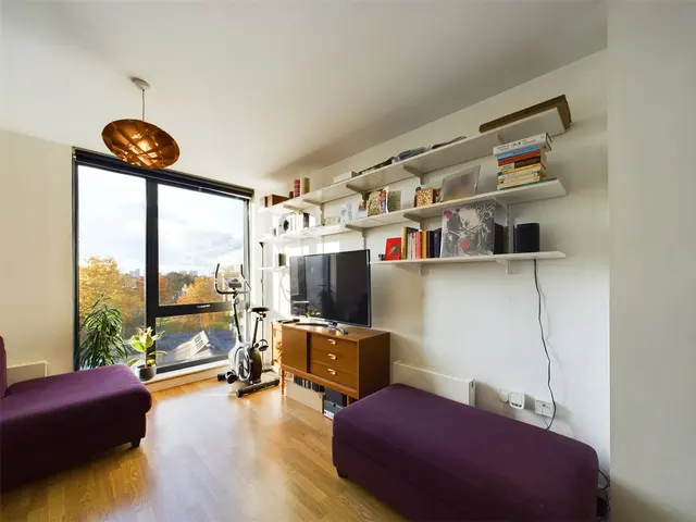 Photo 2 — Triangle Road, London, E8