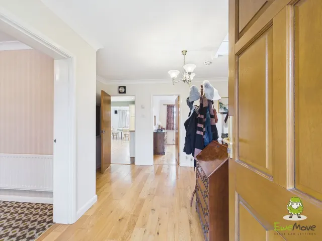Neville Close, Basingstoke, RG21, photo 2