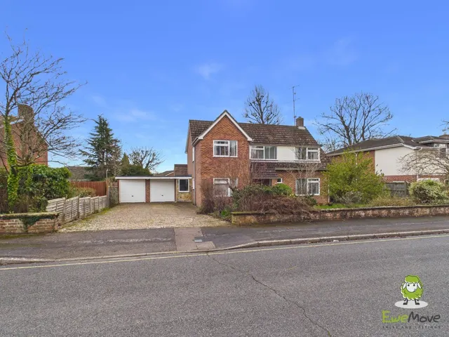 Neville Close, Basingstoke, RG21, photo 1