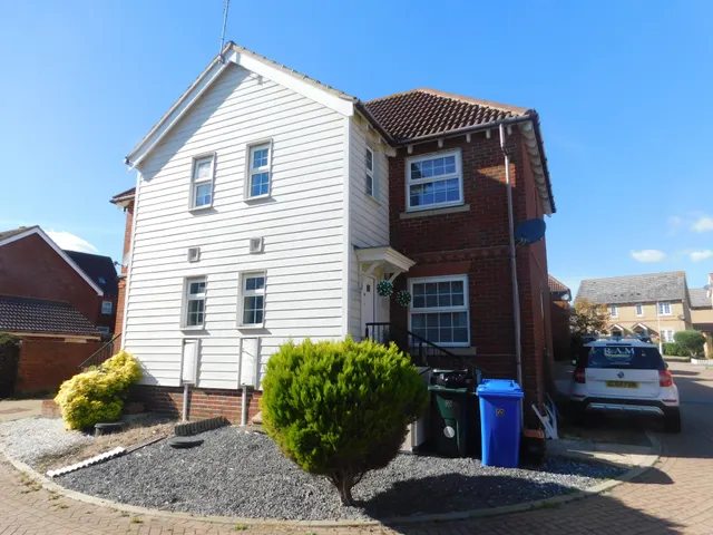2 bedroom house, Holly Drive, Minster, ME12