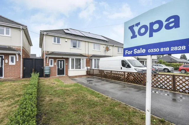 Barbers Crescent, Rawmarsh, S62, photo 2