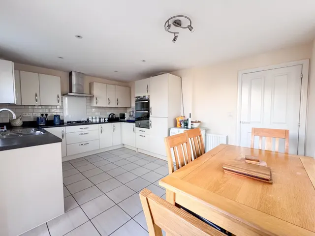 Oak Leaze, Patchway, BS34, photo 3