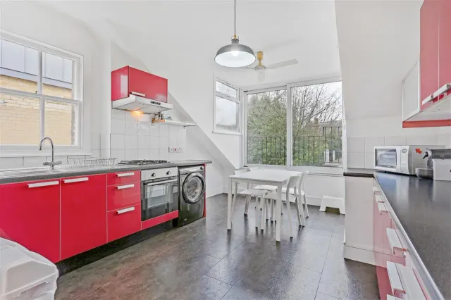 Archway Road, London, photo 1
